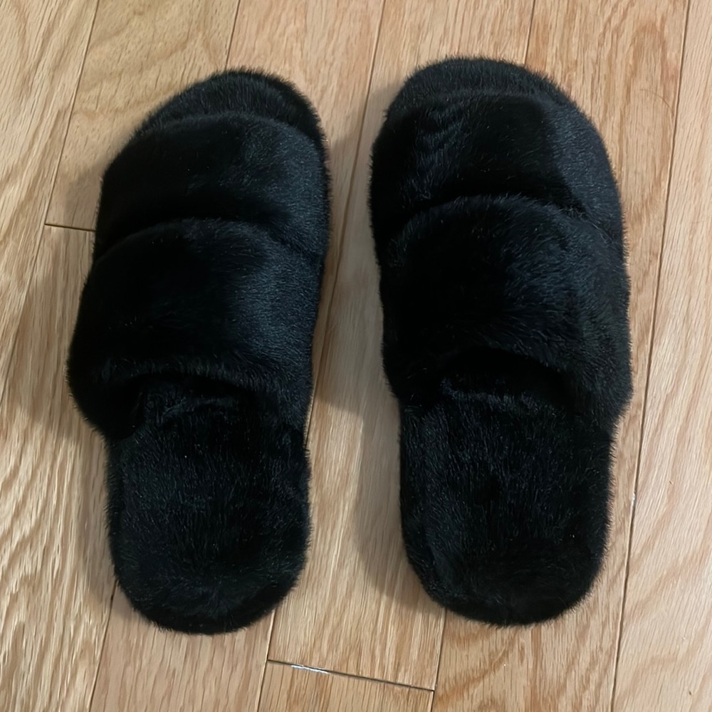 Black Apparis Slippers